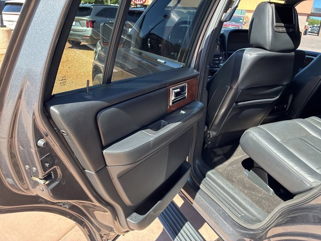2015 Lincoln Navigator Base