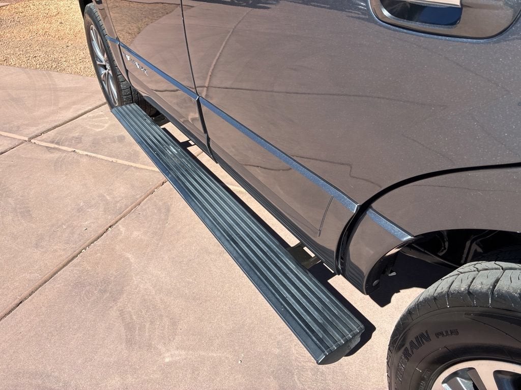 2015 Lincoln Navigator Base
