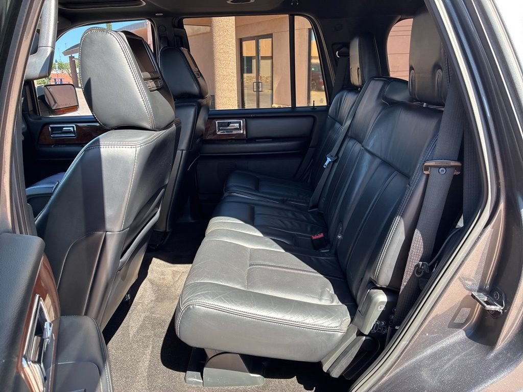 2015 Lincoln Navigator Base