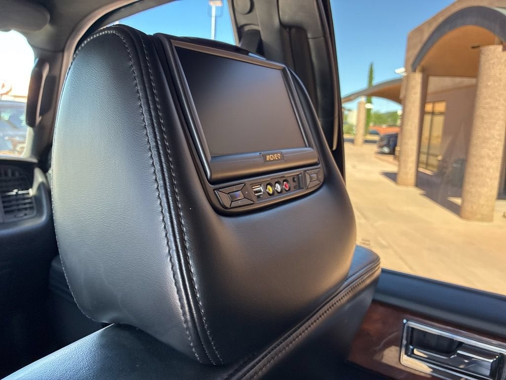 2015 Lincoln Navigator Base
