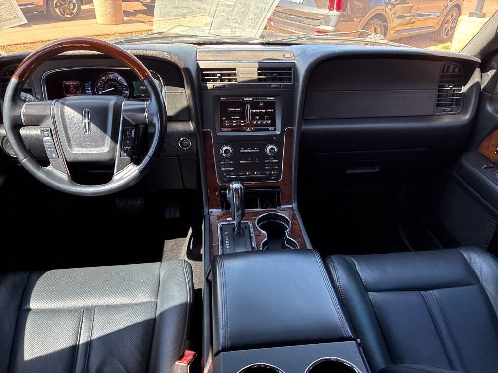 2015 Lincoln Navigator Base