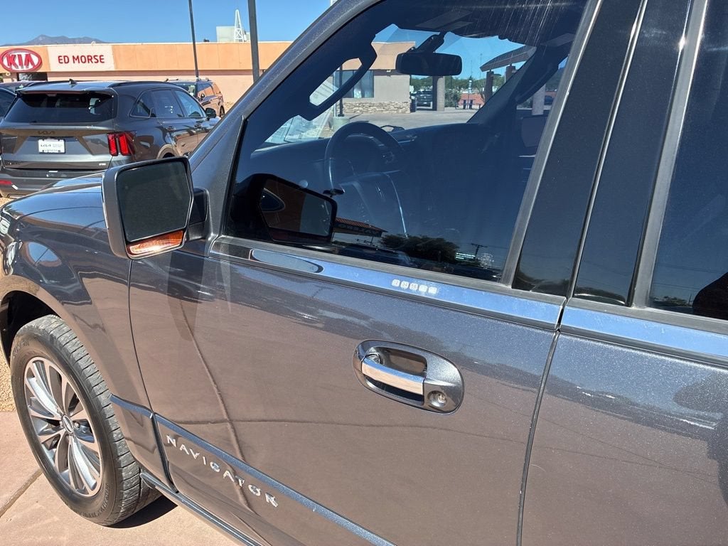 2015 Lincoln Navigator Base