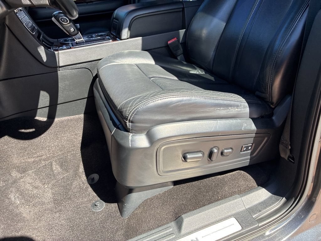 2015 Lincoln Navigator Base