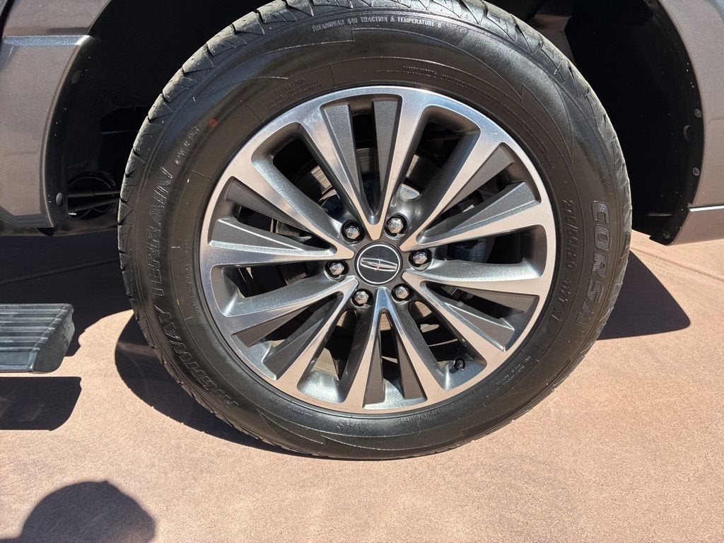 2015 Lincoln Navigator Base