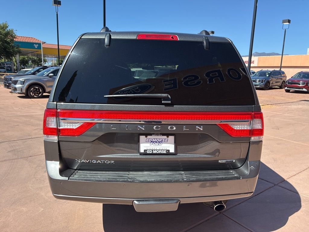 2015 Lincoln Navigator Base