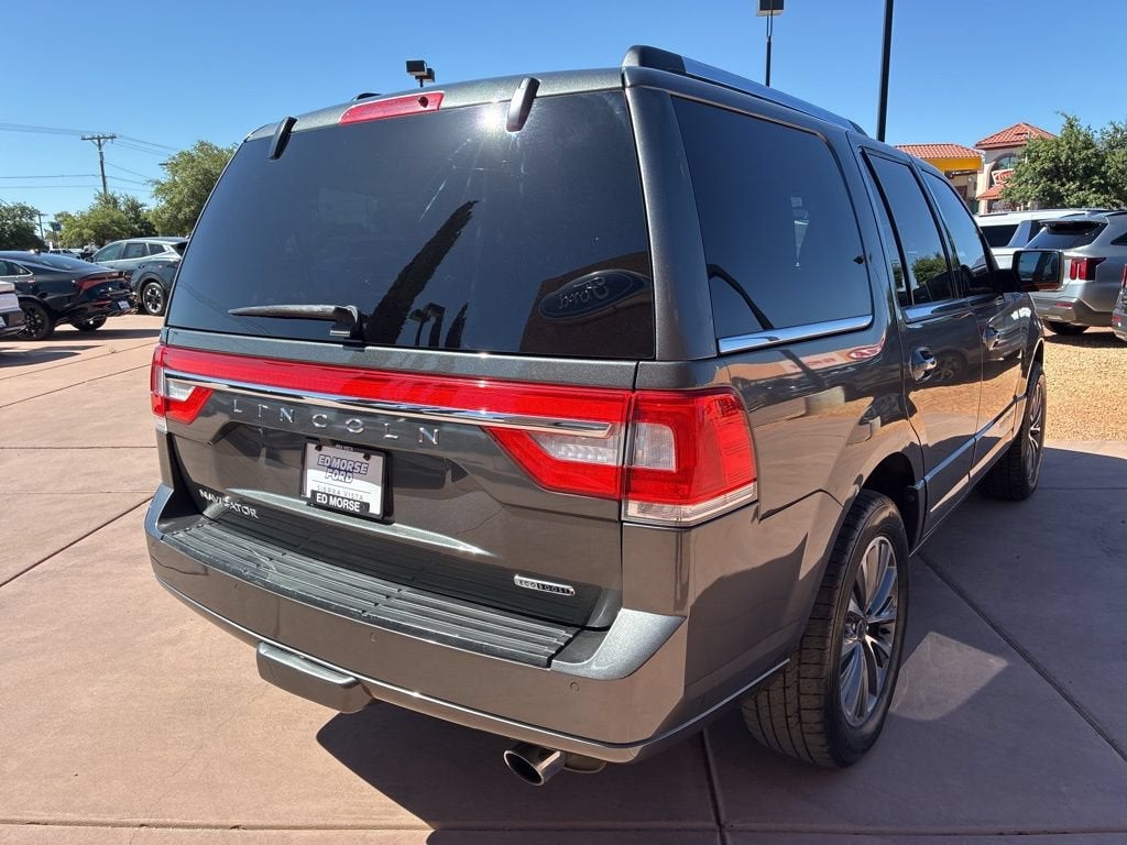 2015 Lincoln Navigator Base