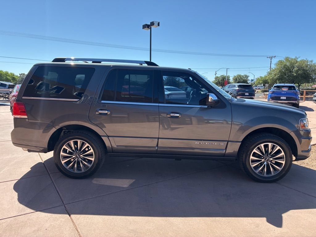 2015 Lincoln Navigator Base